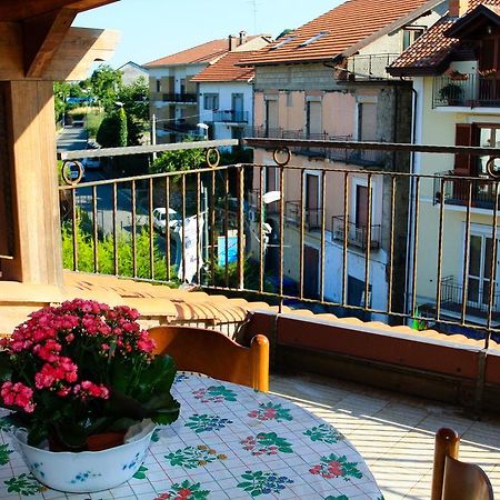Casa Vacanze San Lorenzo Apartment Аджерола Екстериор снимка