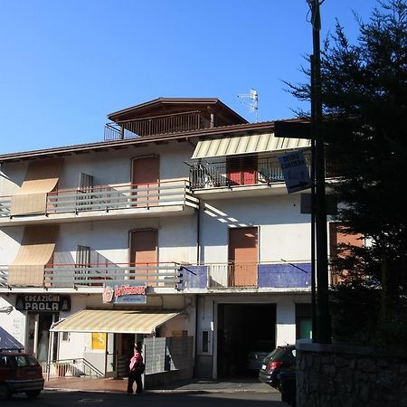 Casa Vacanze San Lorenzo Apartment Аджерола Екстериор снимка