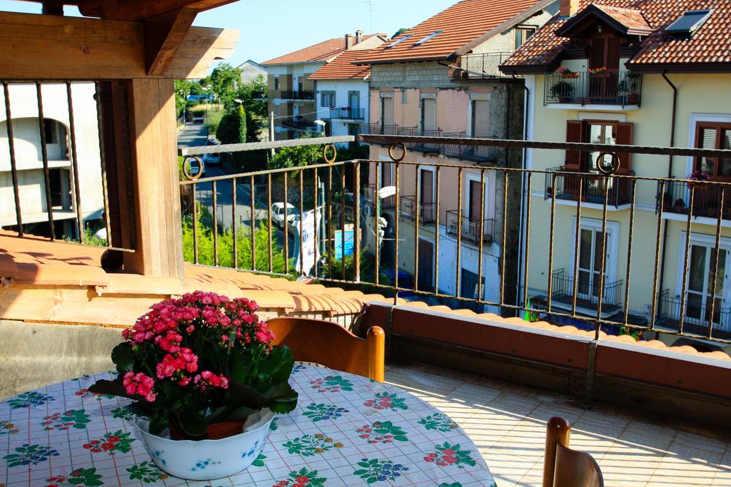 Casa Vacanze San Lorenzo Apartment Аджерола Екстериор снимка