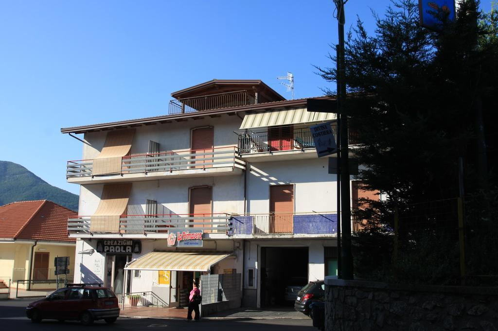 Casa Vacanze San Lorenzo Apartment Аджерола Екстериор снимка